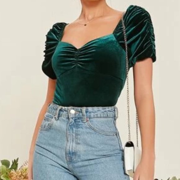 ✨Host Pick✨Green Velvet Sweetheart Top in L and XL - Picture 3 of 3